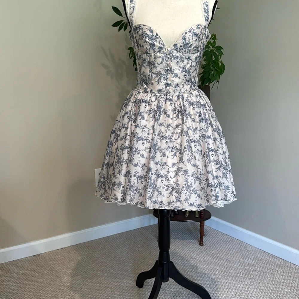 House of CB London BRIGITTE English Porcelain Print Corset Mini Dress. - Picture 12 of 13